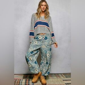 POL V-Neck Striped Pattern Cropped Knit Top with Cable Knit Detail🆕